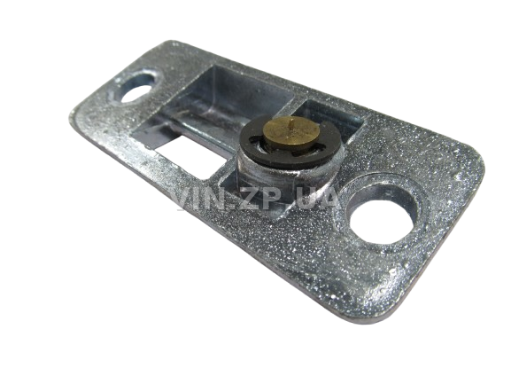 Планка замка багажника Таврия 1102, нижняя, с латунной втулкой ПРИЗМА 2