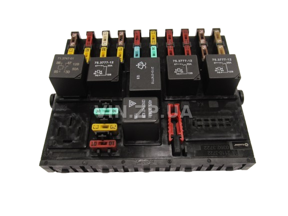 Блок предохранителей ВАЗ 2110, 2111, 2112, 2123 FLAGMUS старого образца (392.3722) до 2007 г. 1
